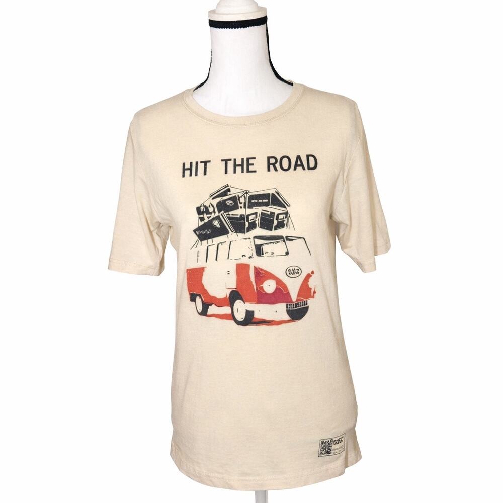 Beige Vintage Inspirted Hit the Road Short Sleeve Graphic T-Shirt Size Small